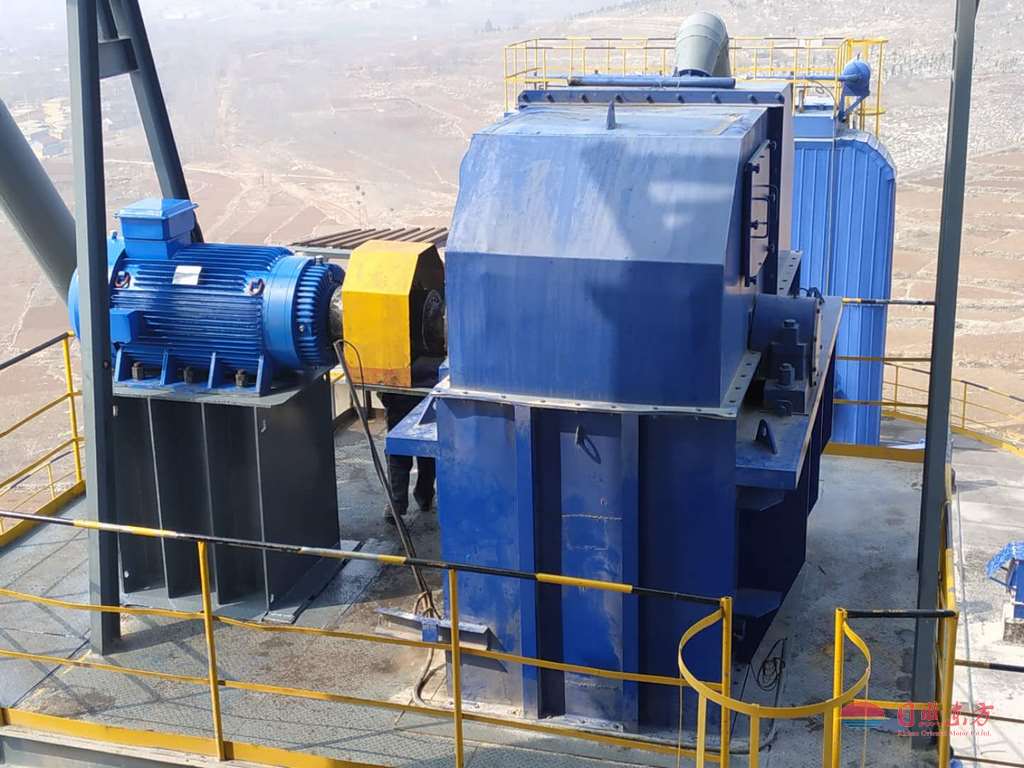滕州中聯185kw提升機.jpg 滕州中聯185kw提升機.jpg